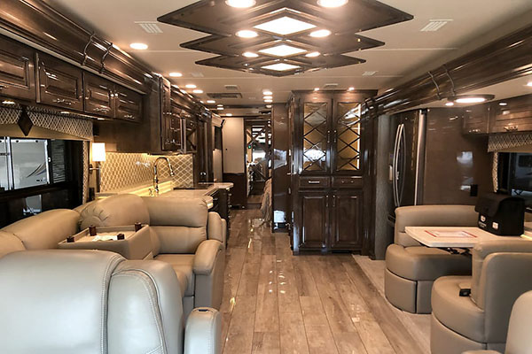 Luxury RV Rentals With Drivers | Motorhome Rentals | LiTRV