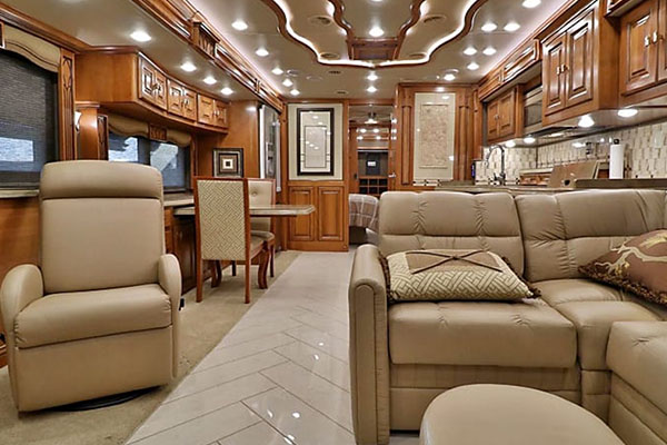 Luxury RV Rentals With Drivers | Motorhome Rentals | LiTRV