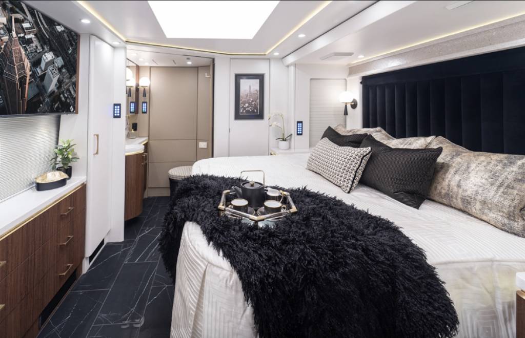 Prevost-bedroom-image